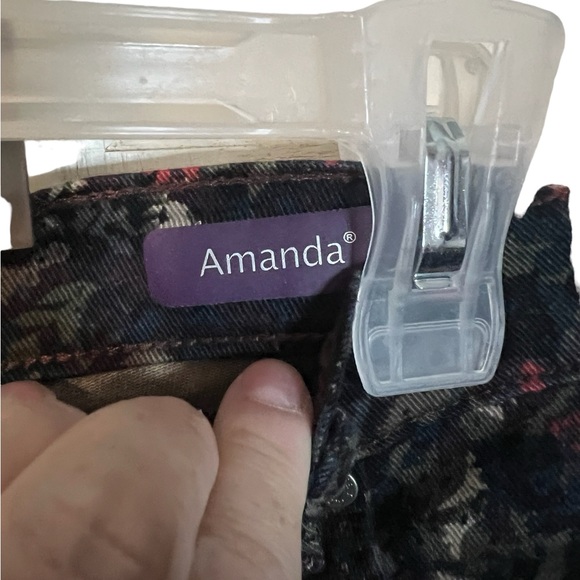 A pair of Gloria Vanderbilt pants in size 12 - Picture 5 of 6